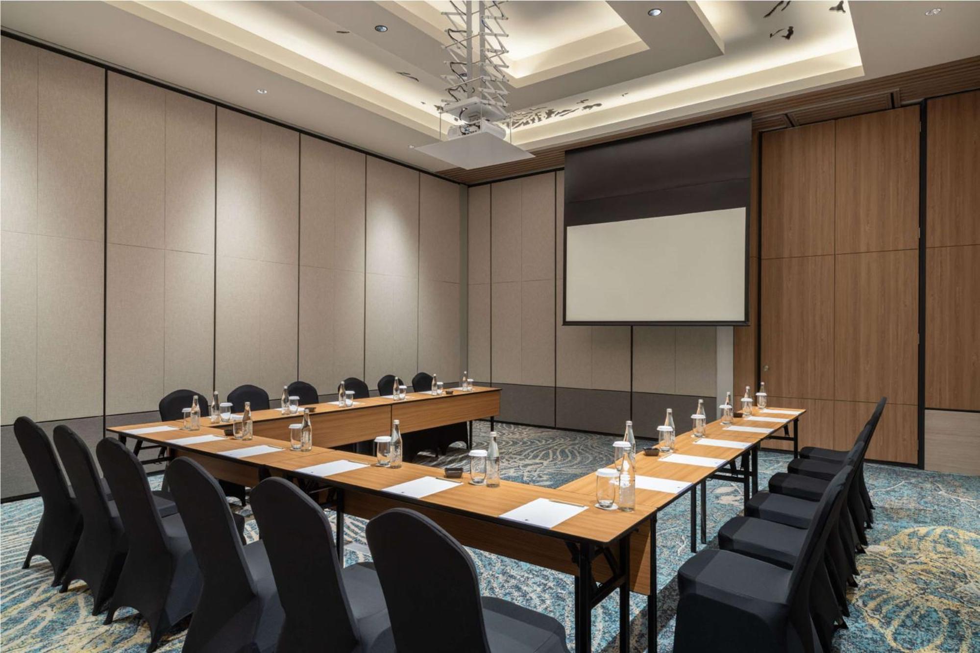 Doubletree By Hilton Jakarta Bintaro Jaya Serpong Exterior foto