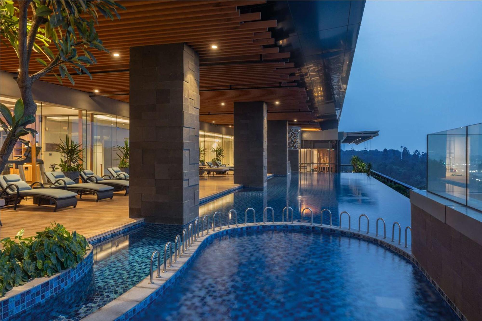 Doubletree By Hilton Jakarta Bintaro Jaya Serpong Exterior foto