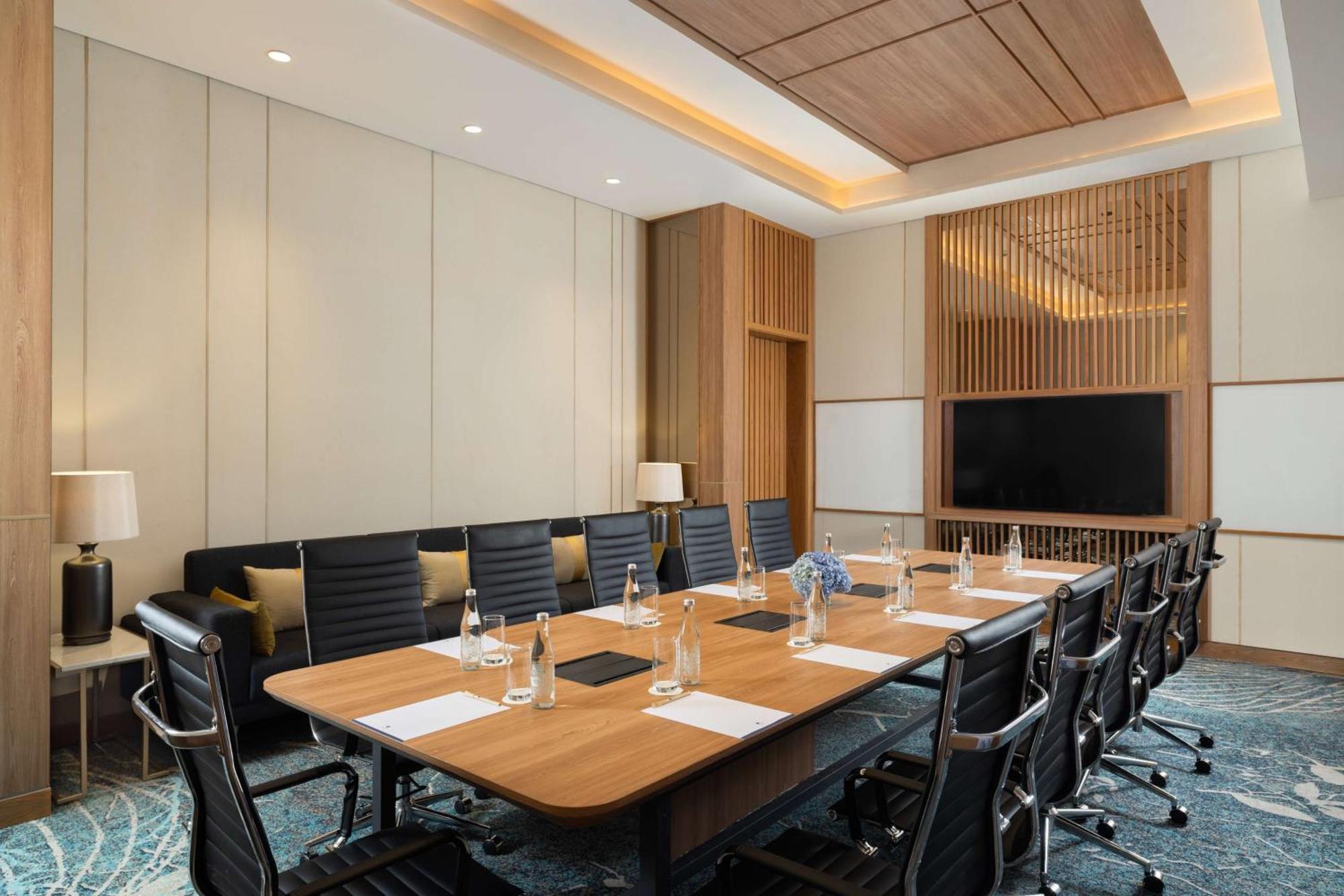 Doubletree By Hilton Jakarta Bintaro Jaya Serpong Exterior foto